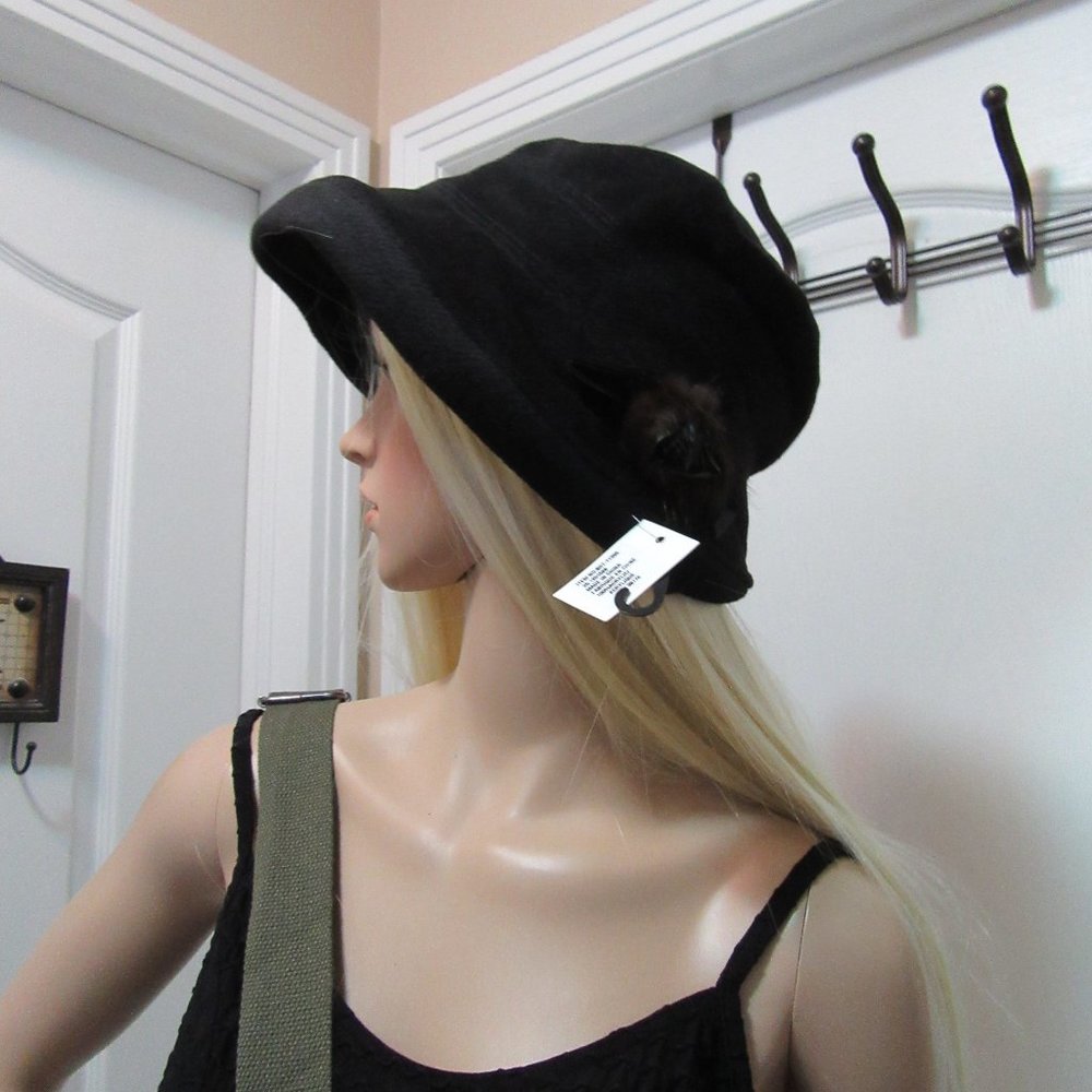 Ladies Black Winter Hat -
